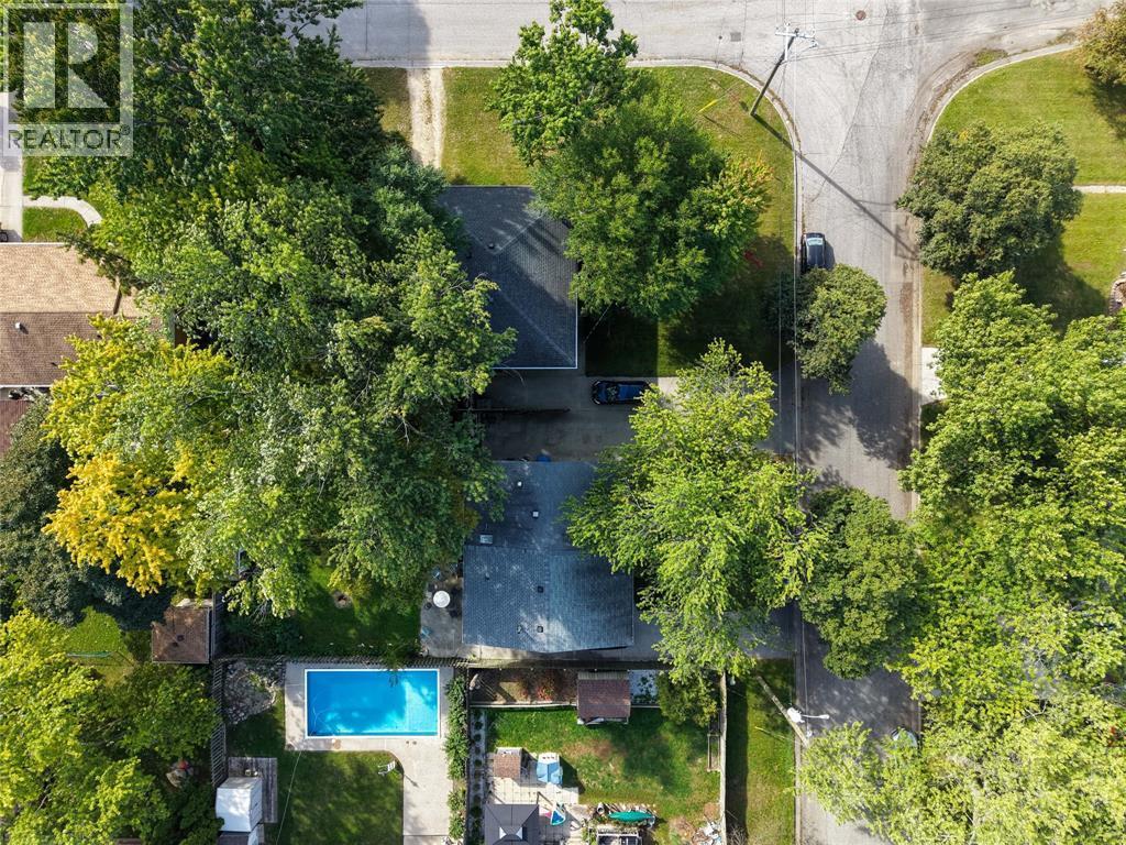 838 Vroom Avenue, Sarnia, ON