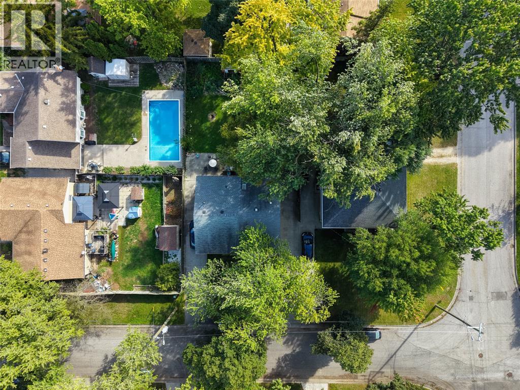 838 Vroom Avenue, Sarnia, ON