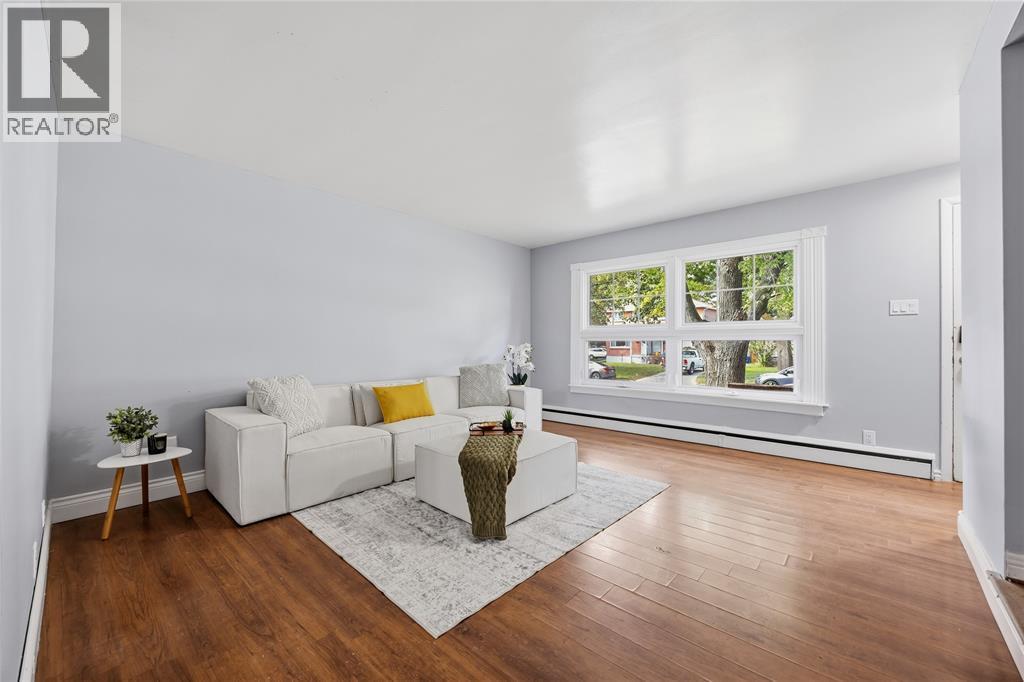 838 Vroom Avenue, Sarnia, ON