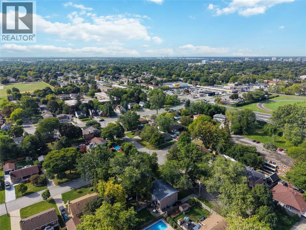 838 Vroom Avenue, Sarnia, ON