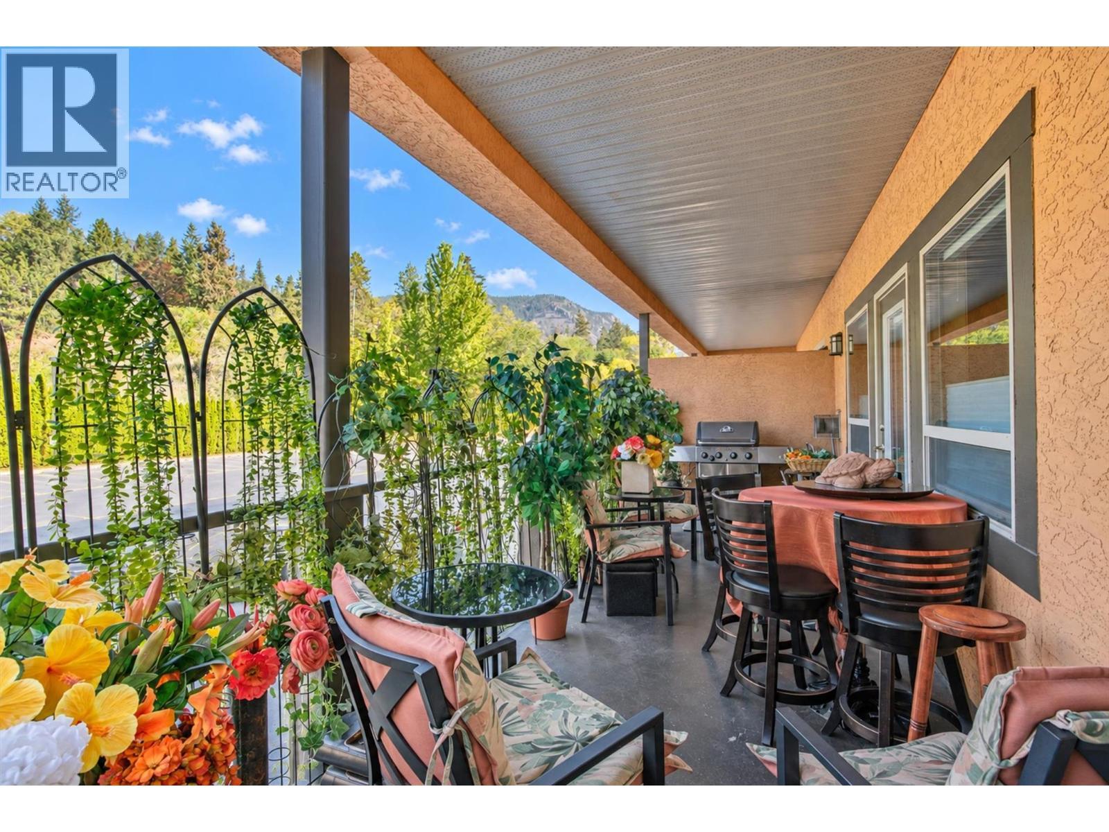 Deck seats up to 15! - 3996 Beach Avenue Unit# 236, Peachland, BC