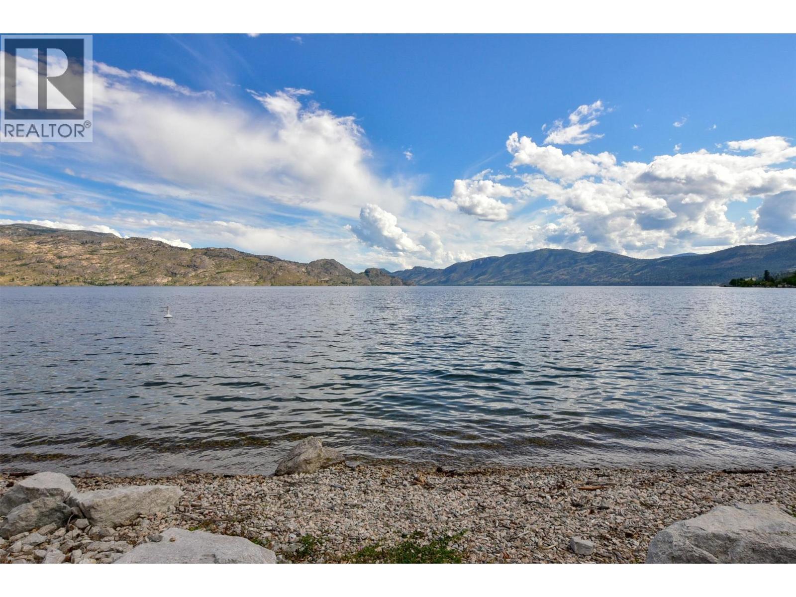 Blue Lakes and Beautiful Shores - Welcome to the Okanagan! - 3996 Beach Avenue Unit# 236, Peachland, BC