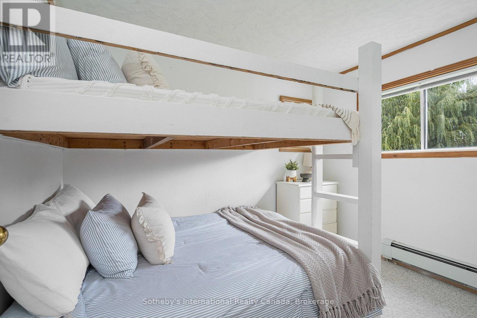 Bedroom 2 - 121 Hamlet Road, Blue Mountains, ON