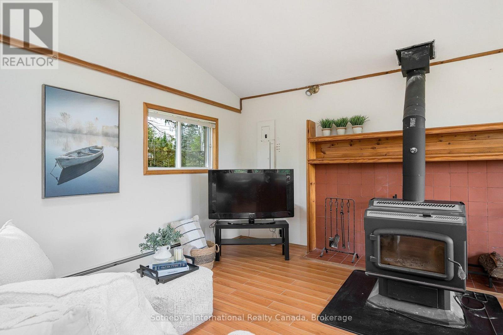 121 Hamlet Road, Blue Mountains, ON