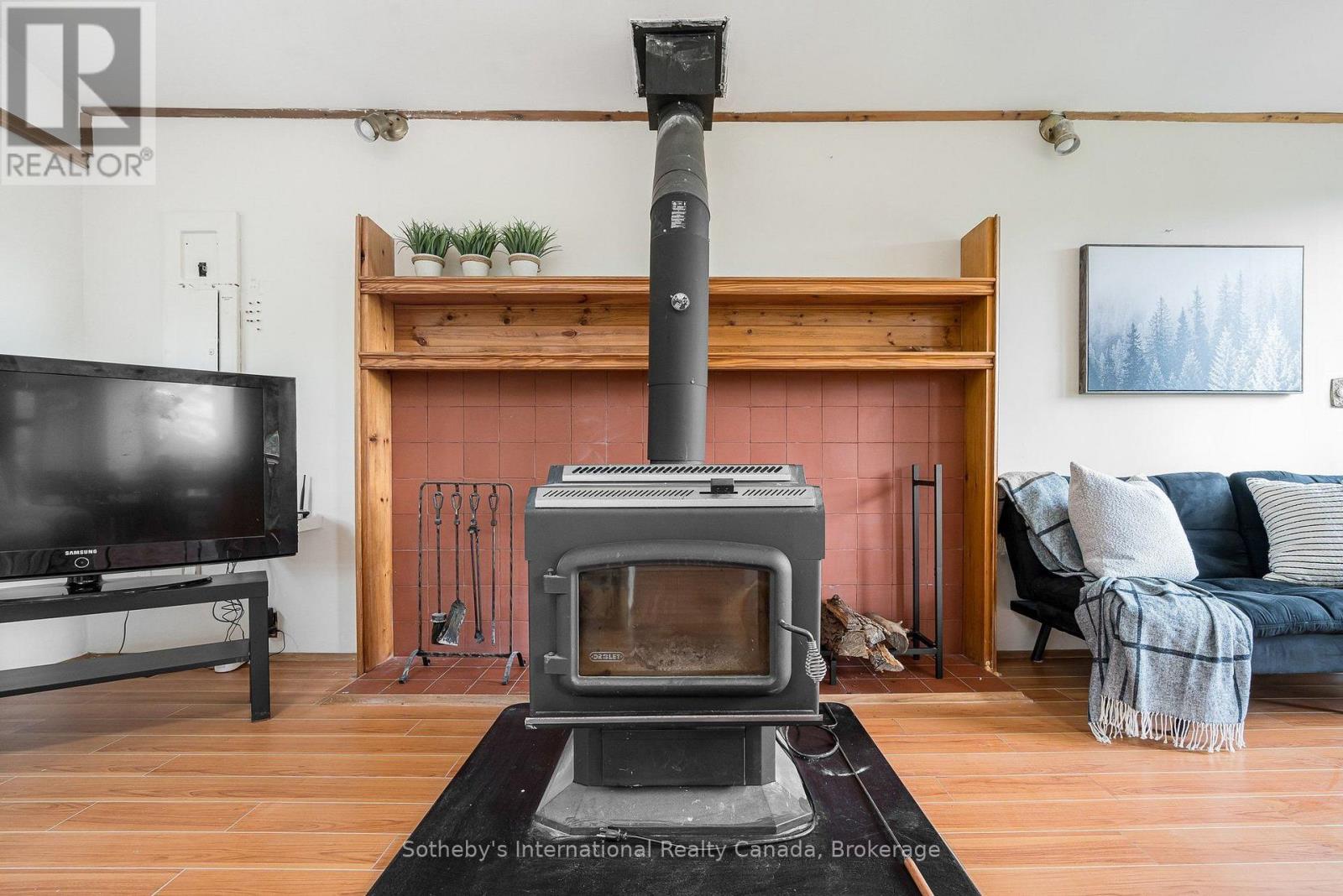 121 Hamlet Road, Blue Mountains, ON