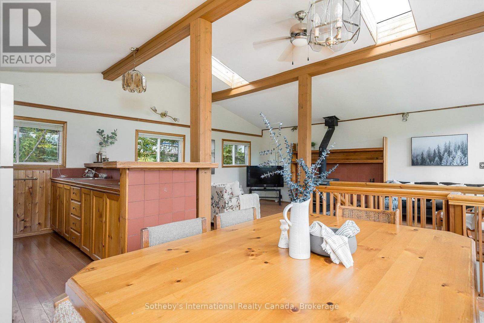 121 Hamlet Road, Blue Mountains, ON