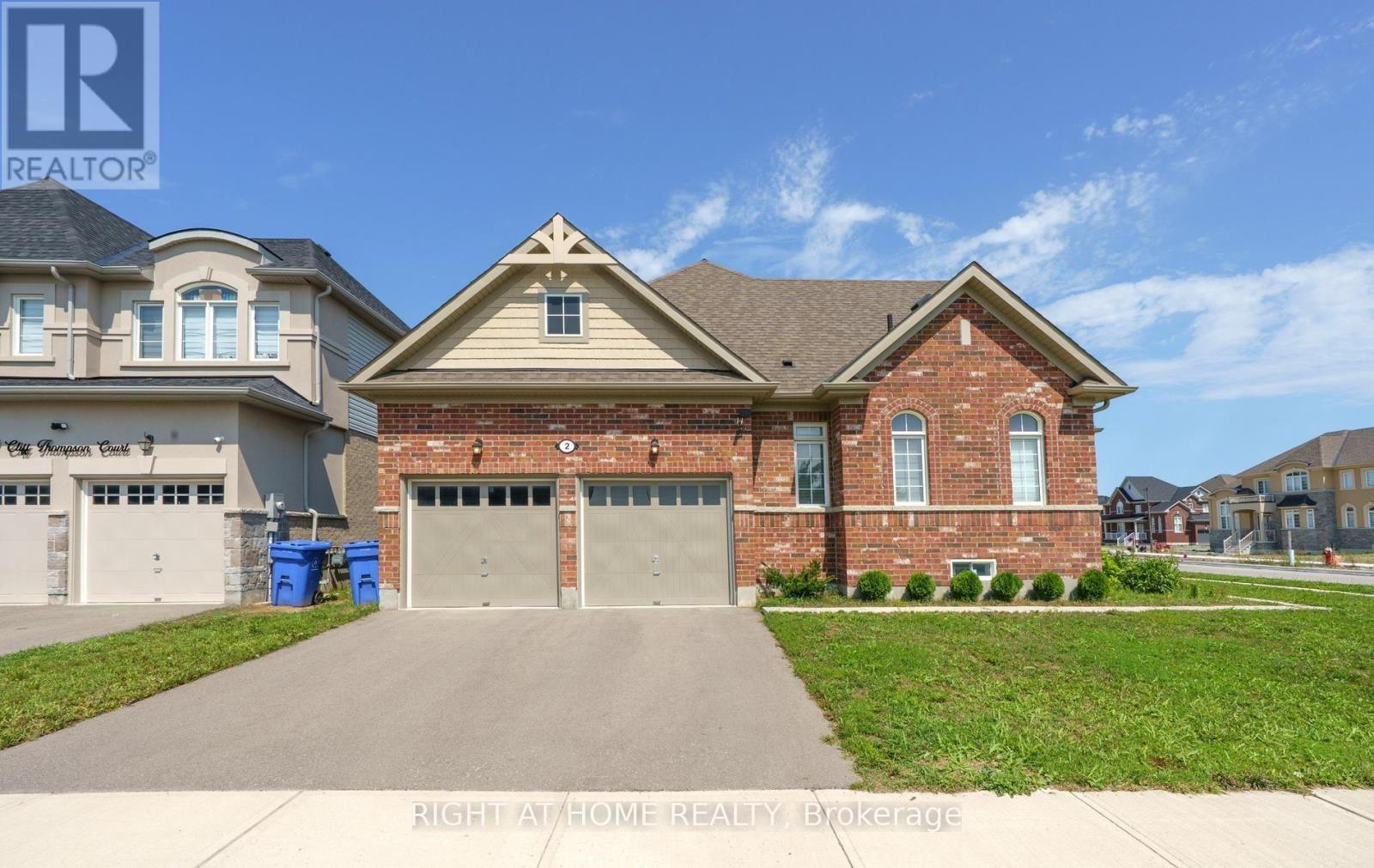 2 Cliff Thompson Court, Georgina, ON