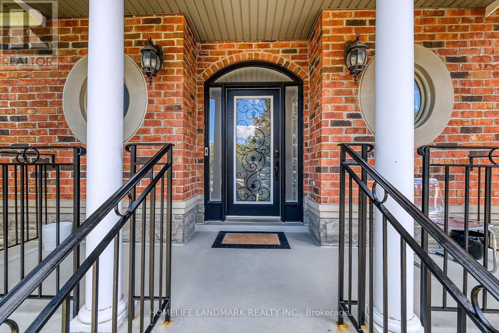 153 Britton Trail, Aurora, ON