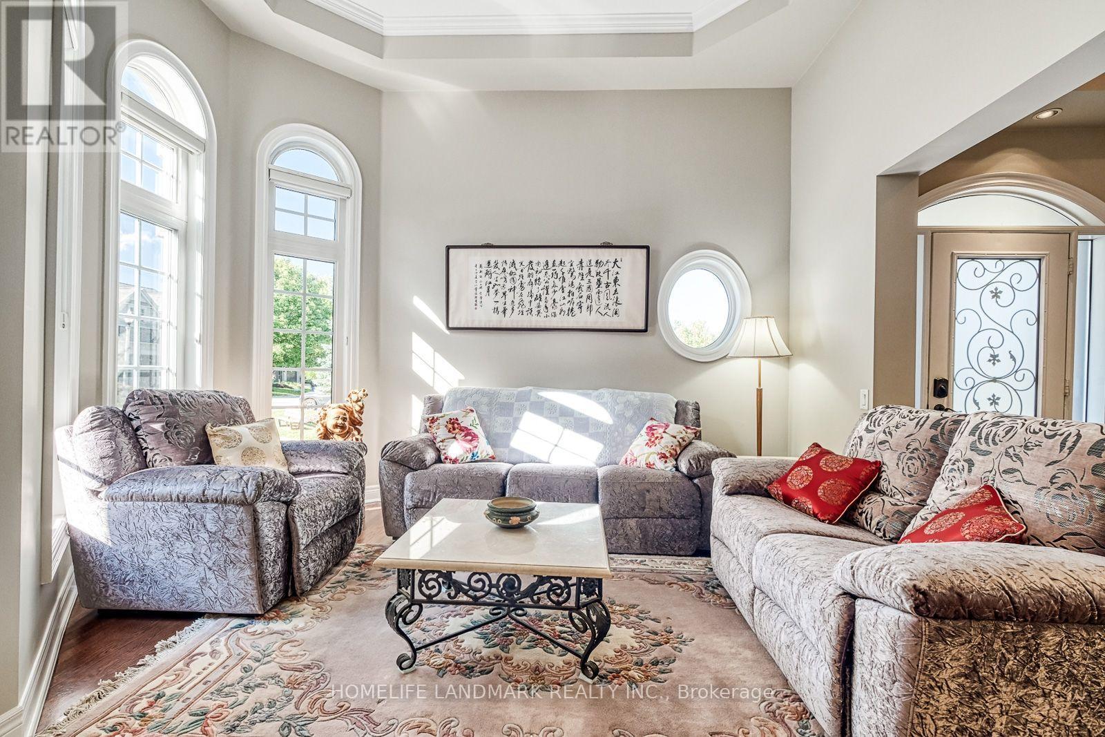 153 Britton Trail, Aurora, ON