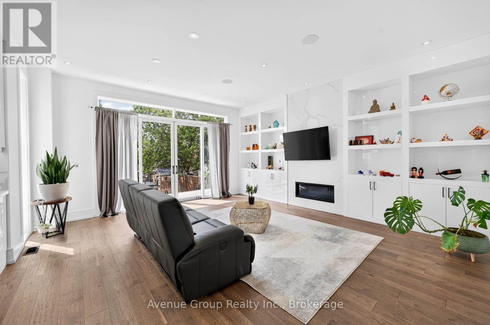 33 Cartwright Avenue, Toronto, ON