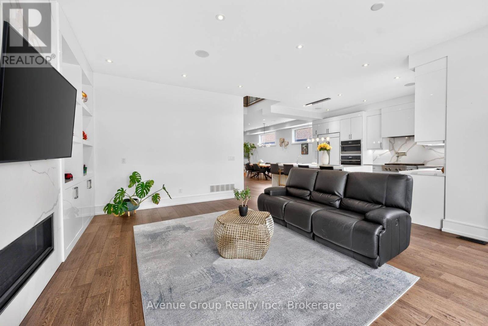 33 Cartwright Avenue, Toronto, ON
