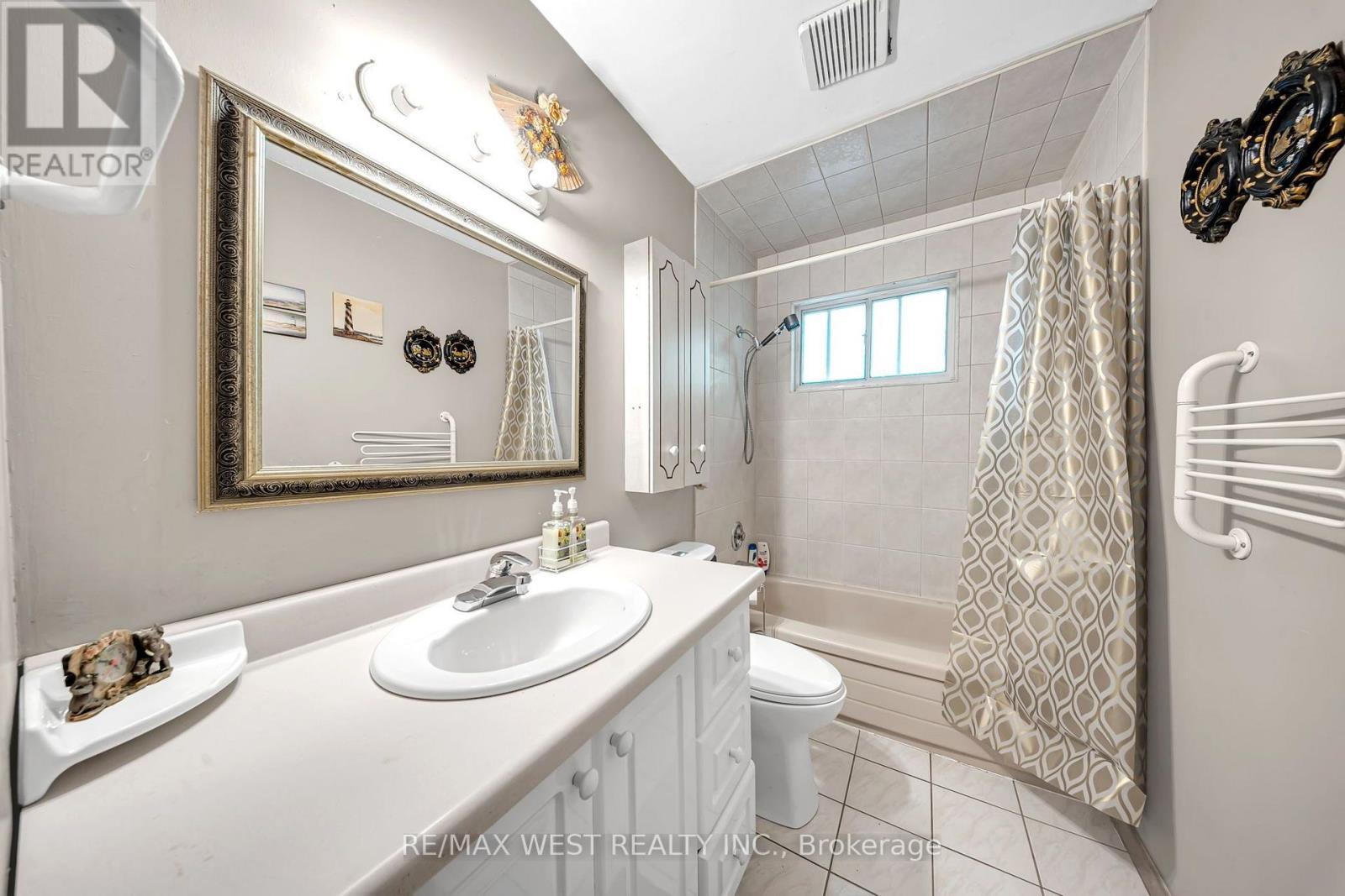 1610 Magenta Court, Mississauga, ON