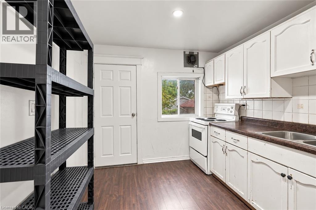 Virtually Staged - 463 Wellington Street N, Hamilton, ON