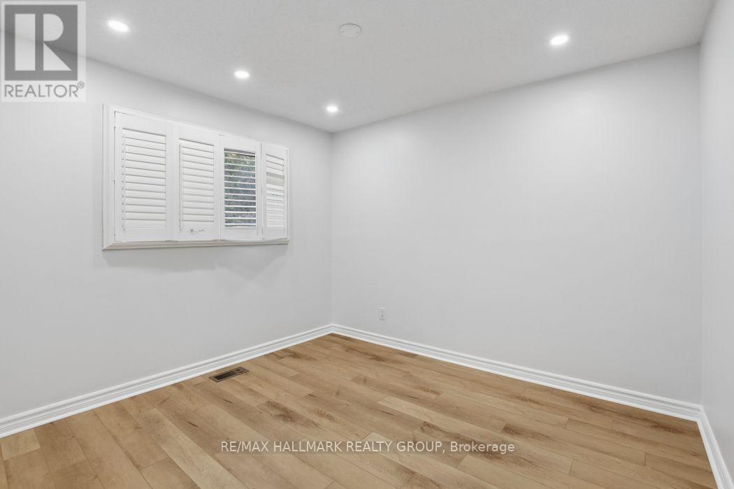 Bedroom. - 211 Harcourt Avenue, Ottawa, ON