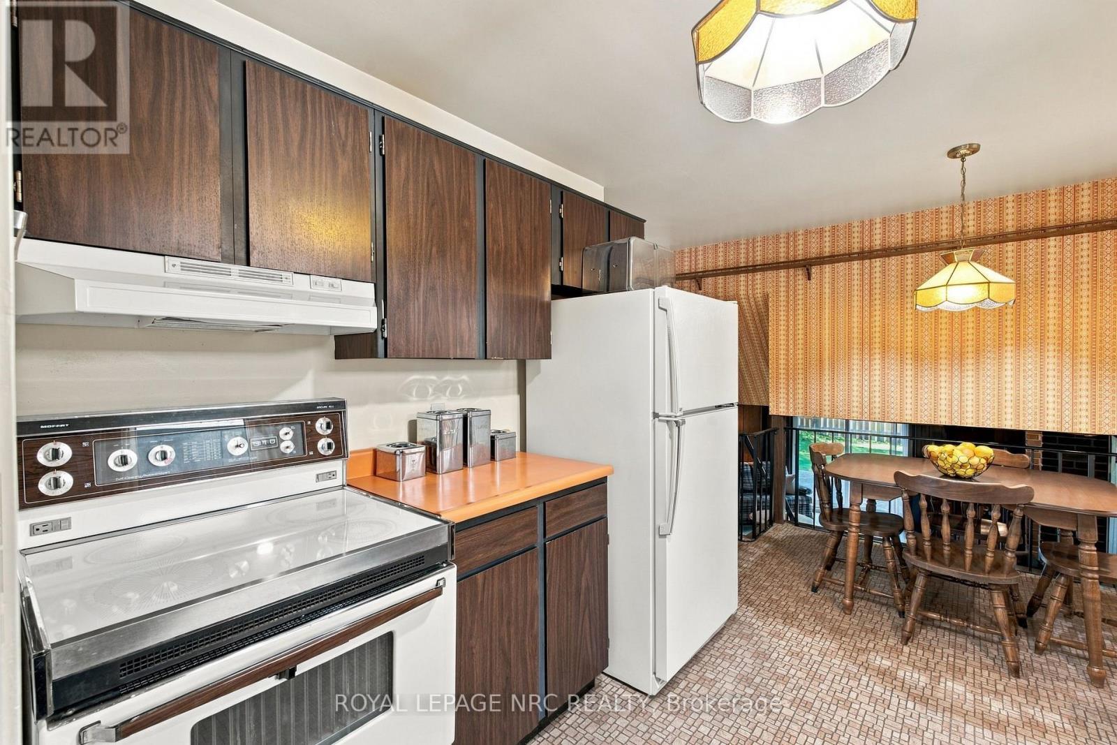 28 The Cedars Street, St. Catharines (Vine/Linwell), ON