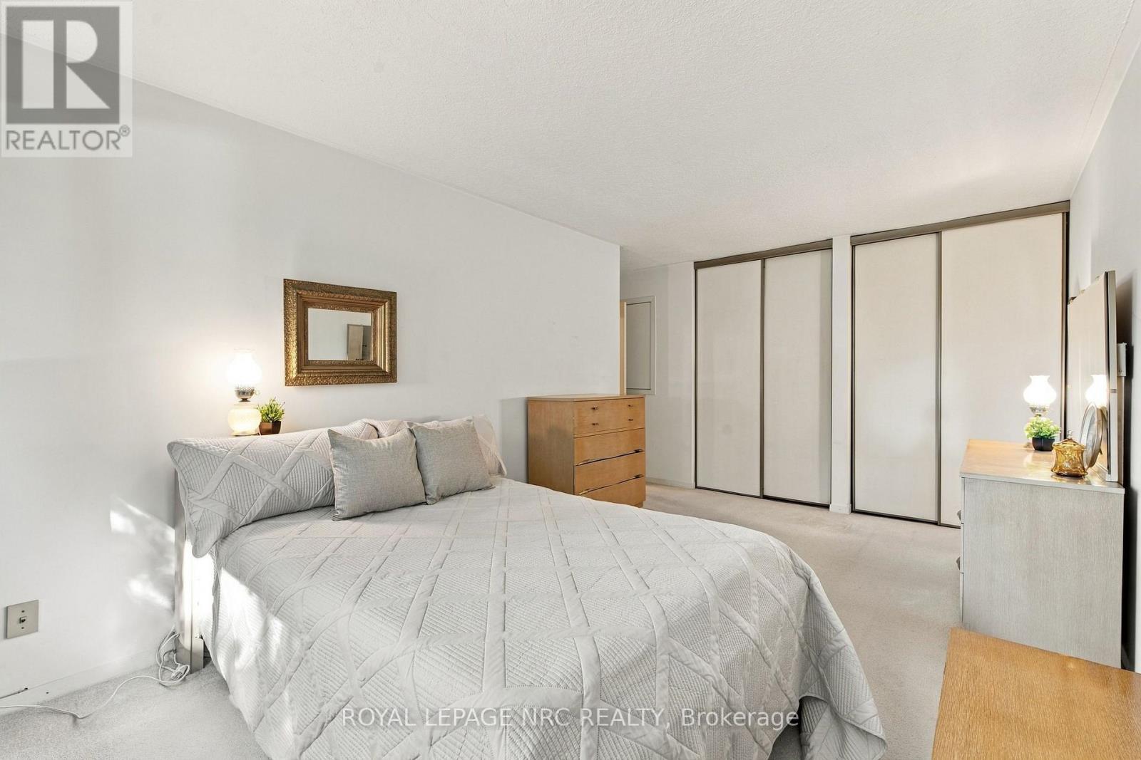 28 The Cedars Street, St. Catharines (Vine/Linwell), ON