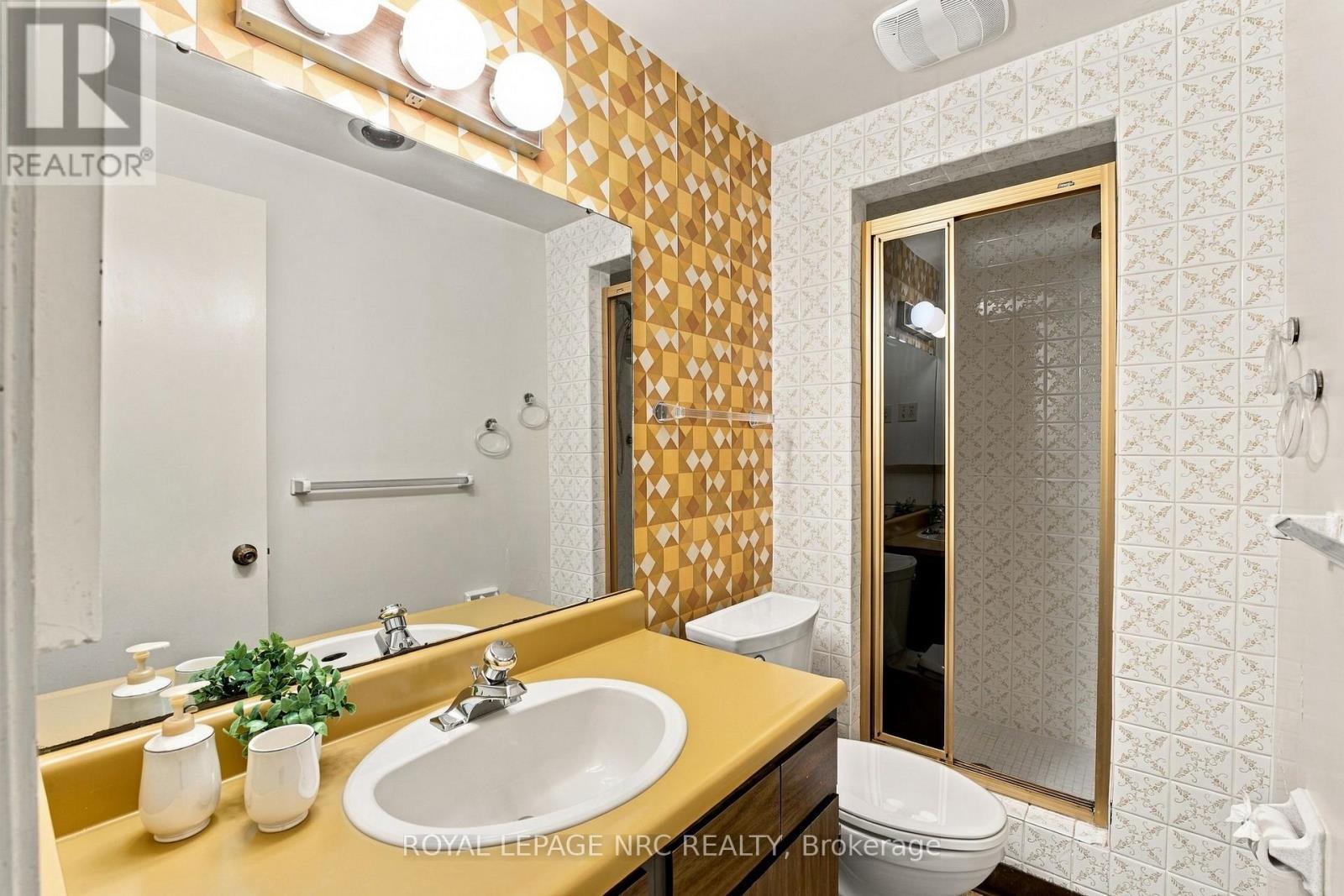 28 The Cedars Street, St. Catharines (Vine/Linwell), ON