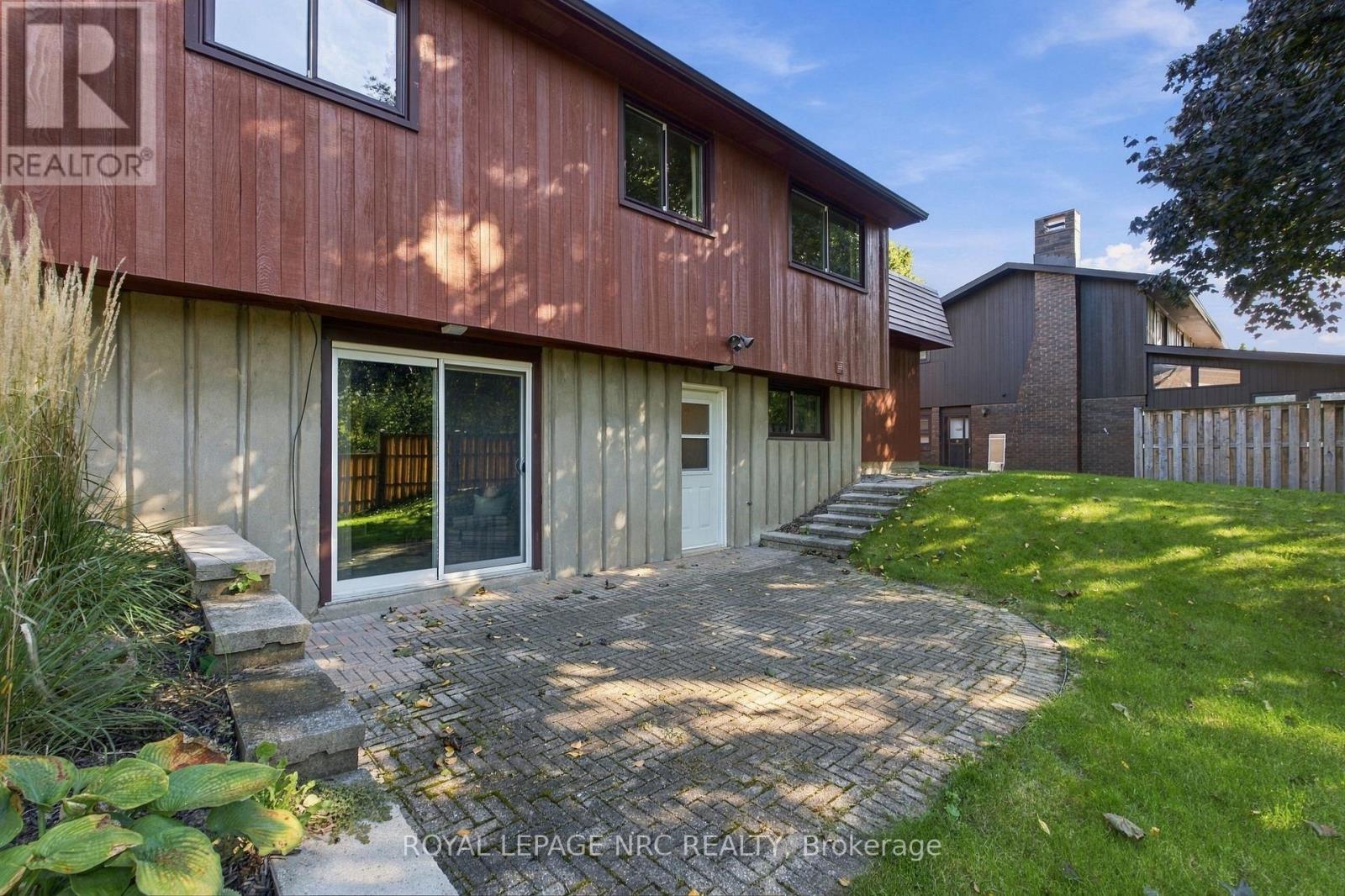 28 The Cedars Street, St. Catharines (Vine/Linwell), ON
