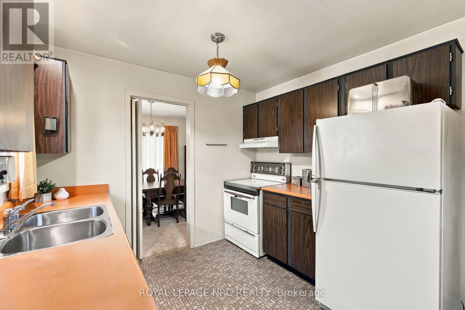 28 The Cedars Street, St. Catharines (Vine/Linwell), ON