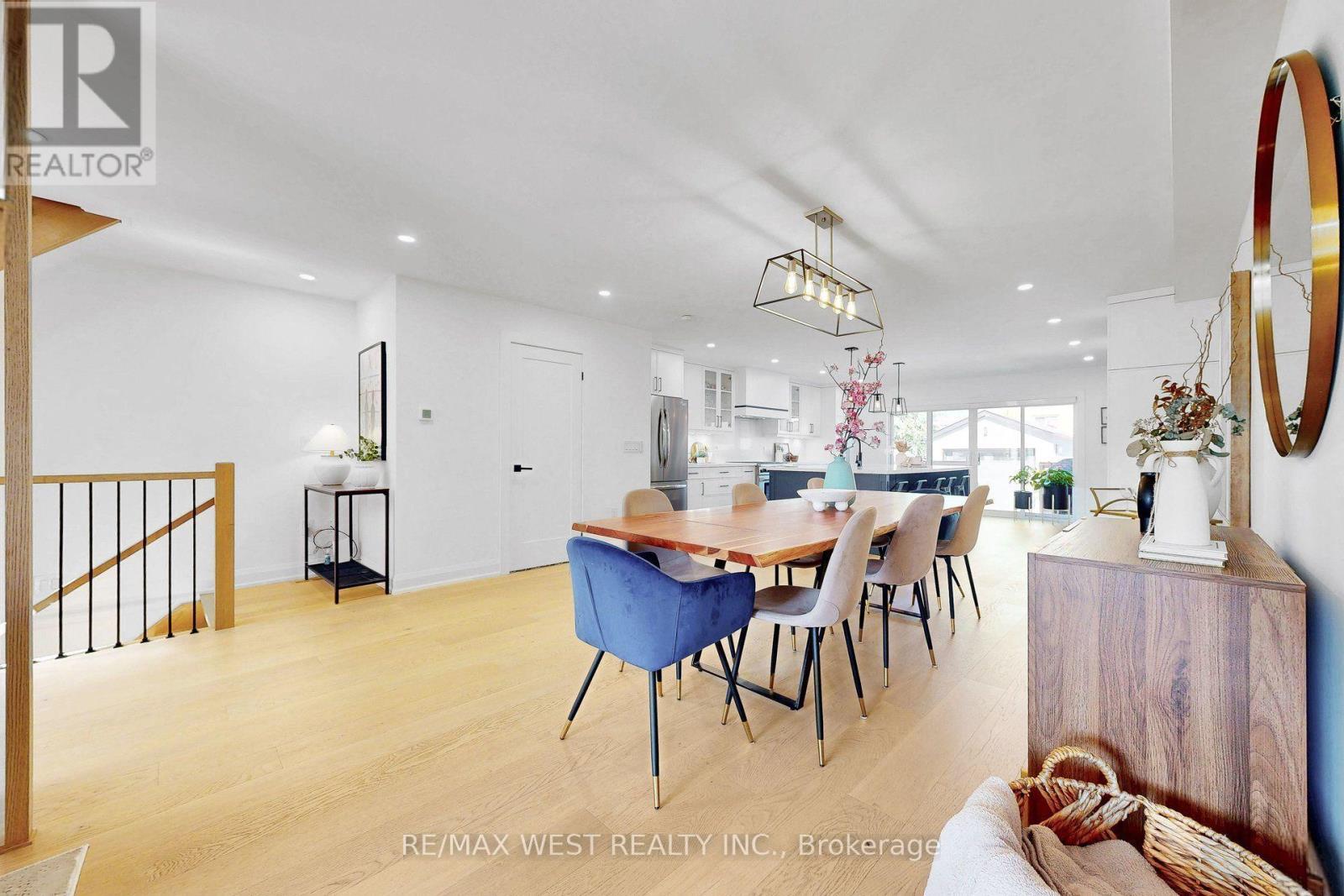 972 Castlefield Avenue, Toronto, ON