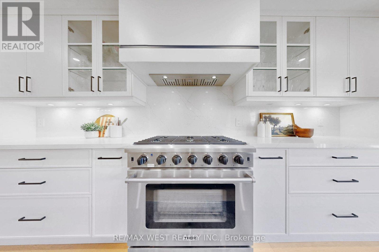 972 Castlefield Avenue, Toronto, ON