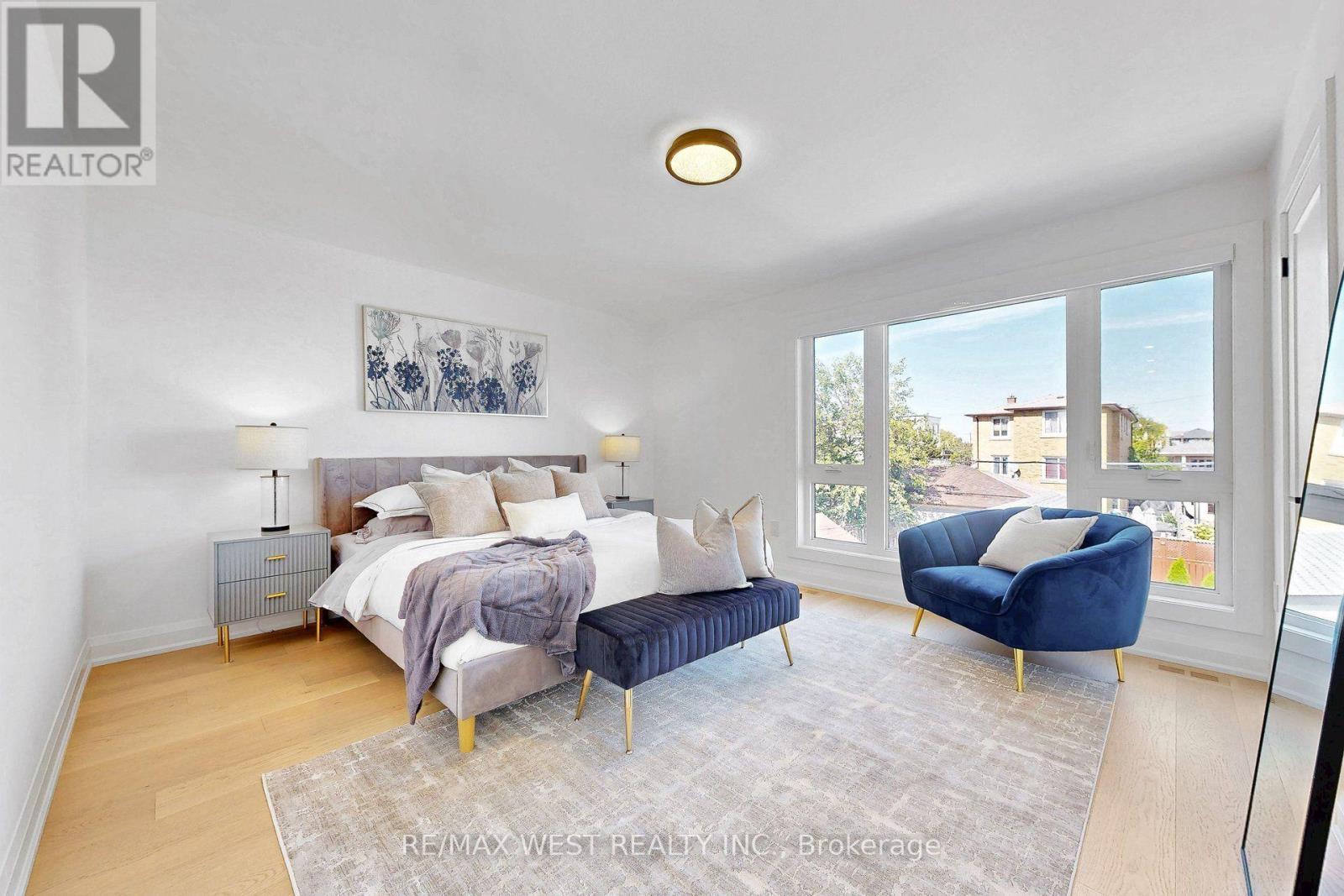 972 Castlefield Avenue, Toronto, ON