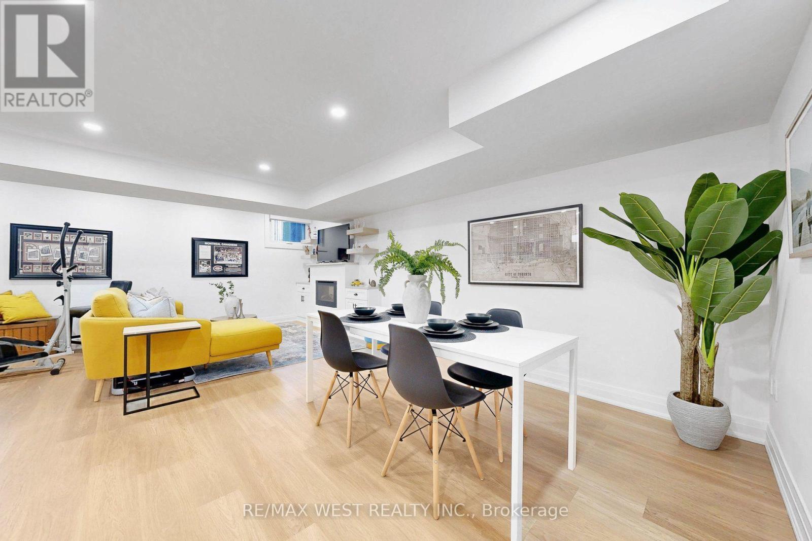 972 Castlefield Avenue, Toronto, ON