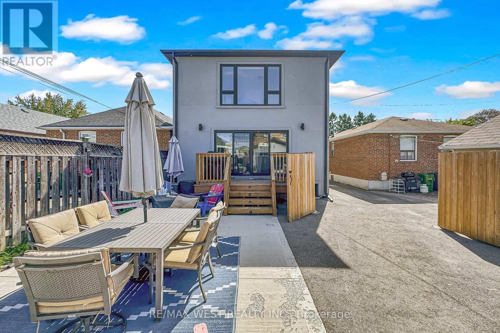 972 Castlefield Avenue, Toronto, ON