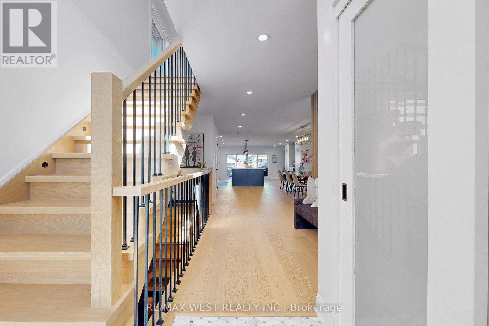 972 Castlefield Avenue, Toronto, ON