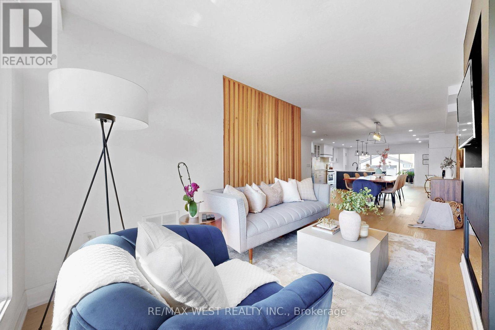 972 Castlefield Avenue, Toronto, ON