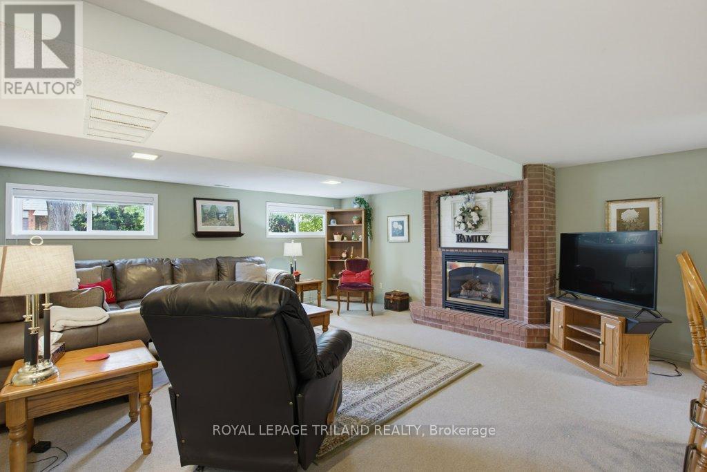 5 Warren Crescent, St. Thomas, ON