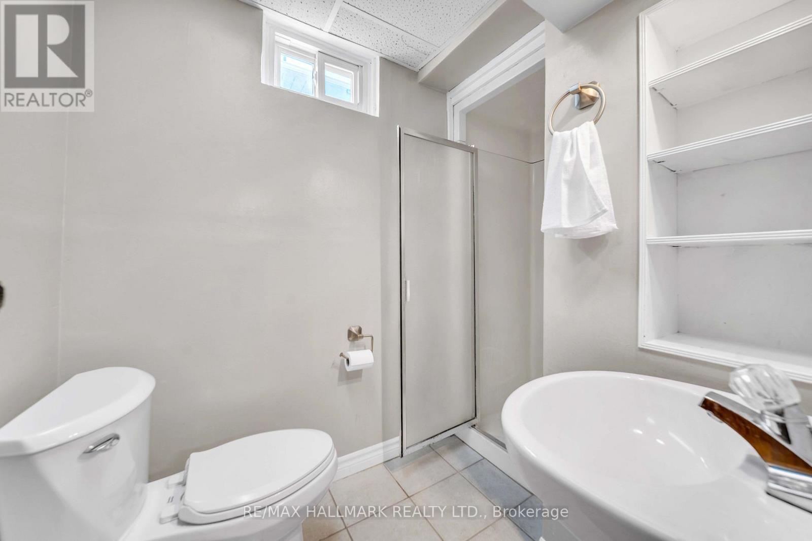 1557 Pharmacy Avenue, Toronto, ON