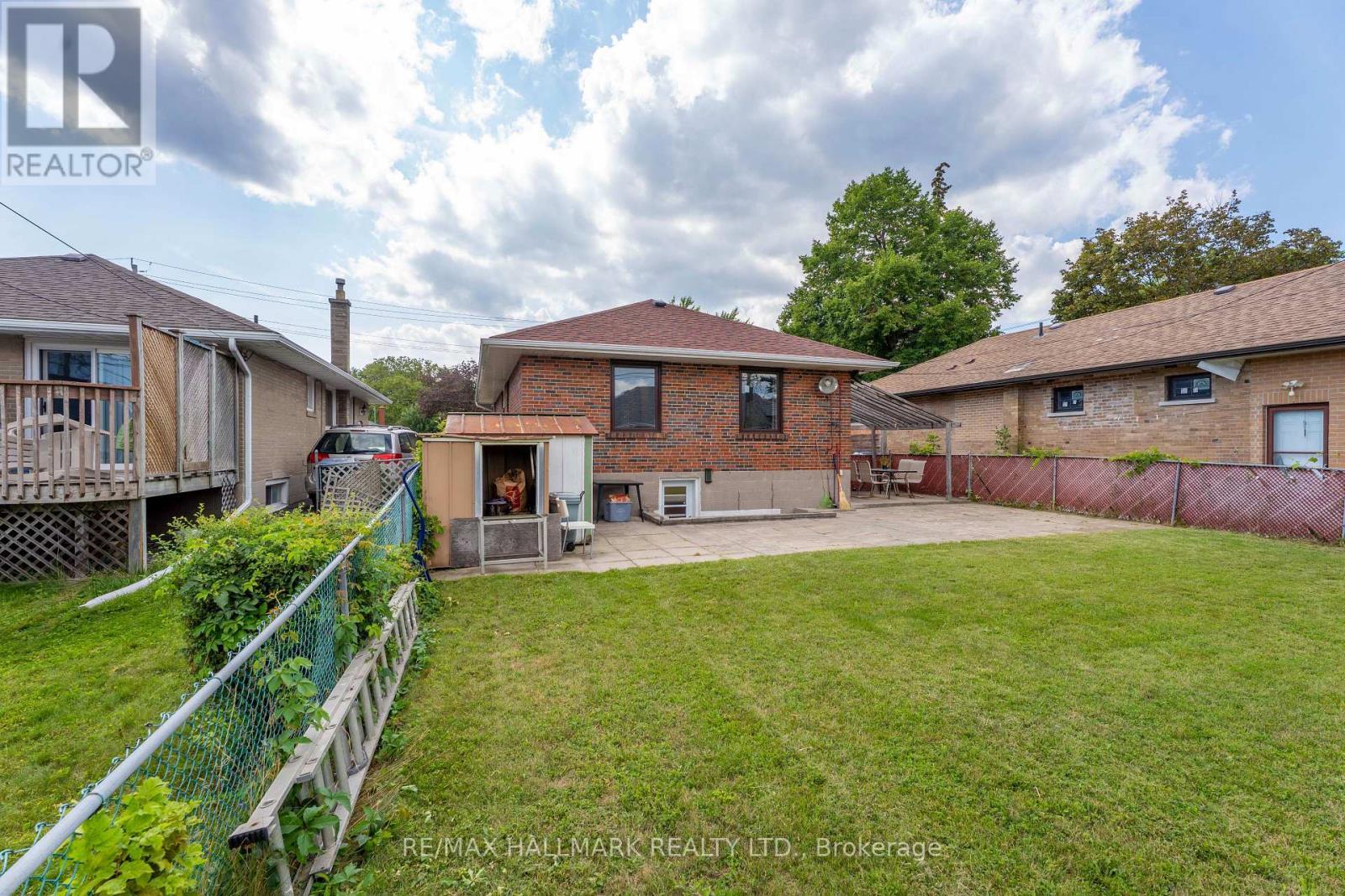 1557 Pharmacy Avenue, Toronto, ON