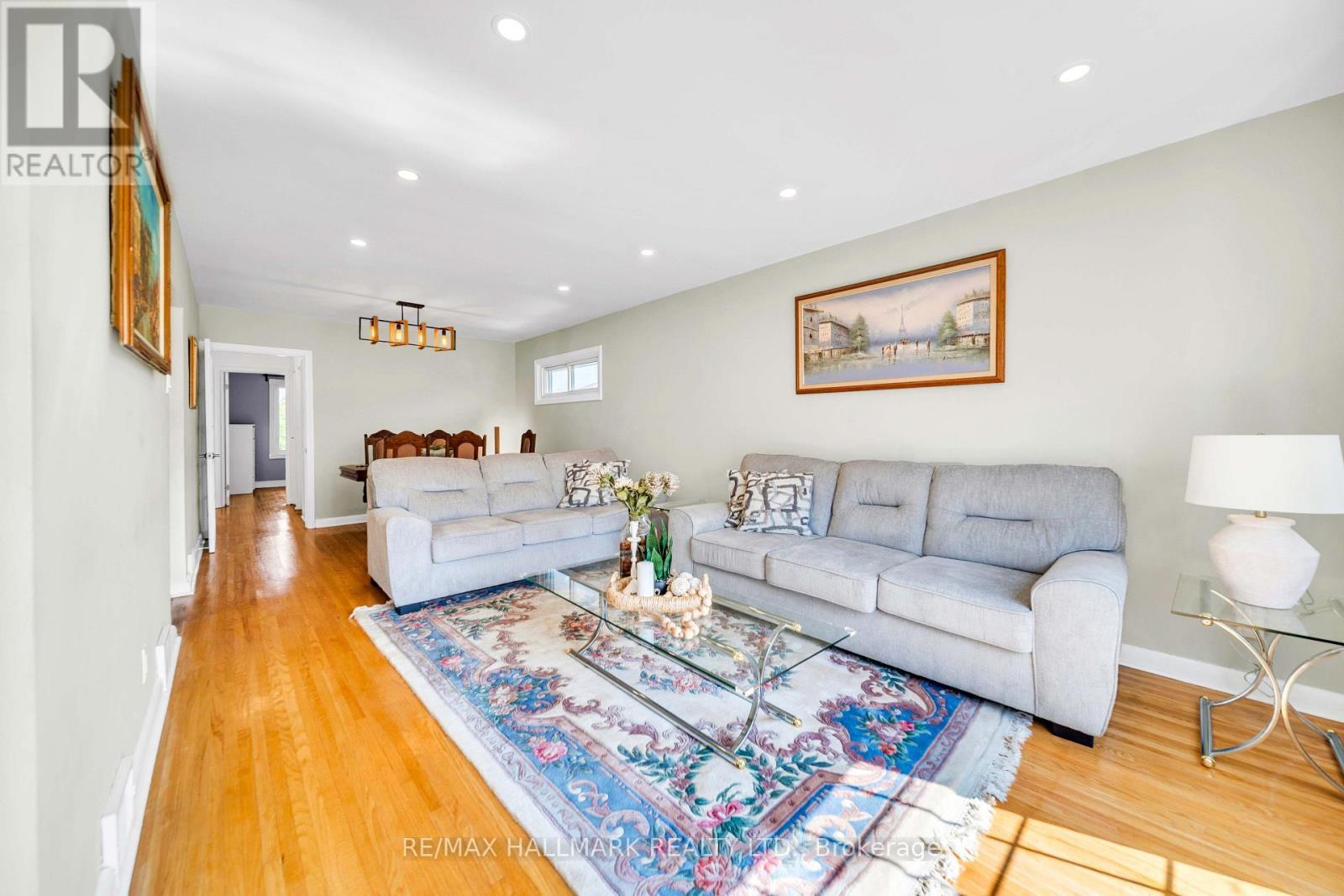 1557 Pharmacy Avenue, Toronto, ON