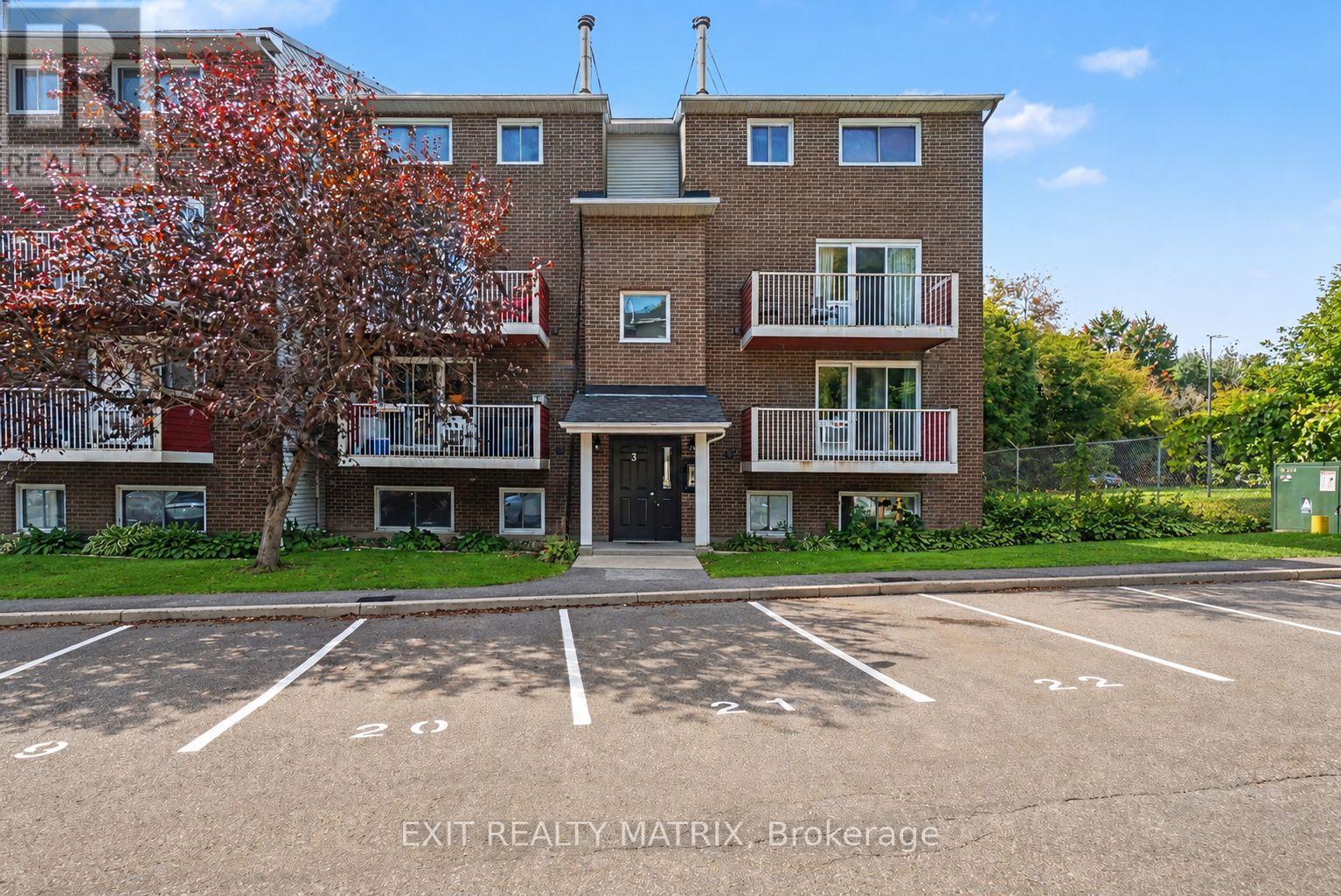 302 - 1589 St. Bernard Street, Ottawa, ON
