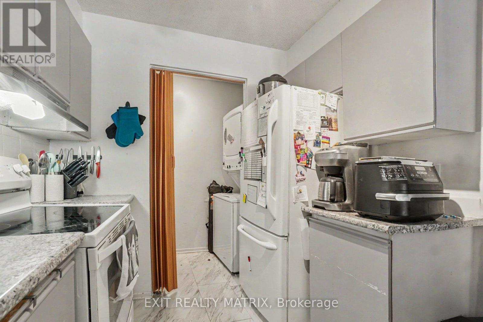 302 - 1589 St. Bernard Street, Ottawa, ON
