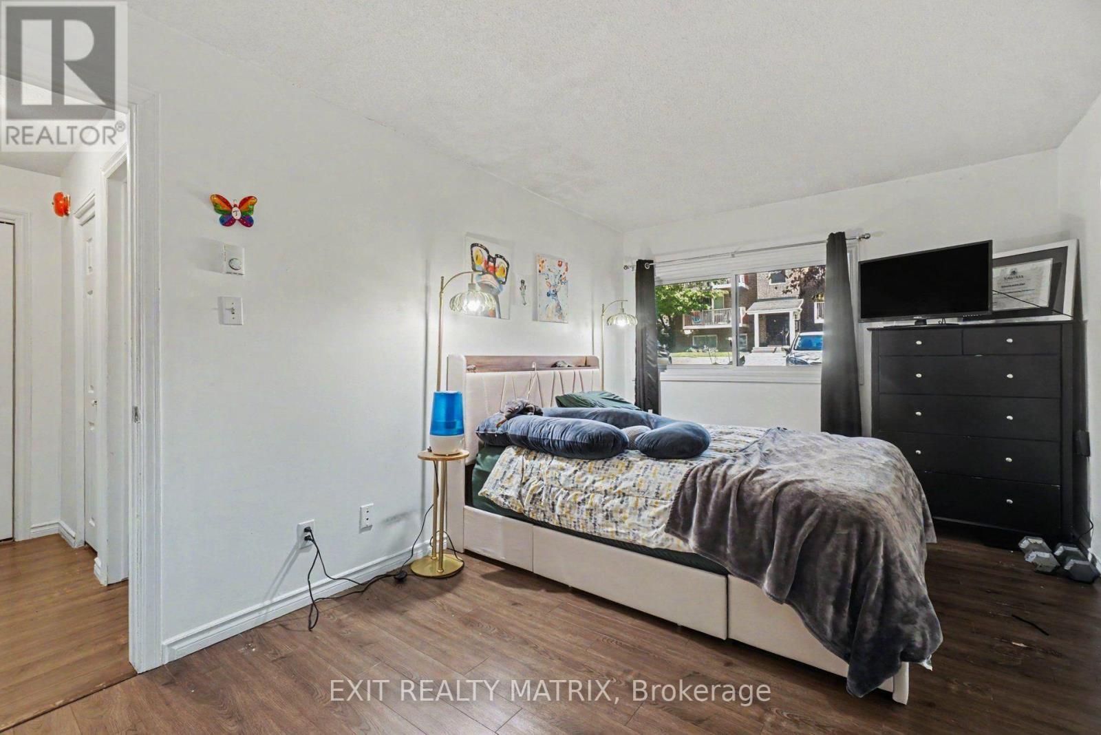 302 - 1589 St. Bernard Street, Ottawa, ON