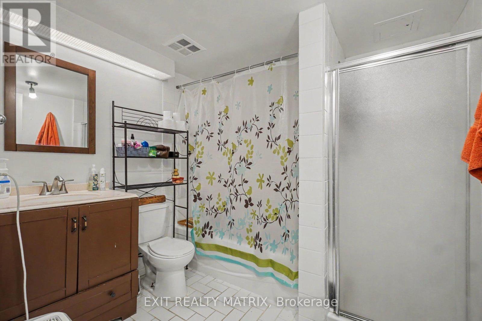 302 - 1589 St. Bernard Street, Ottawa, ON