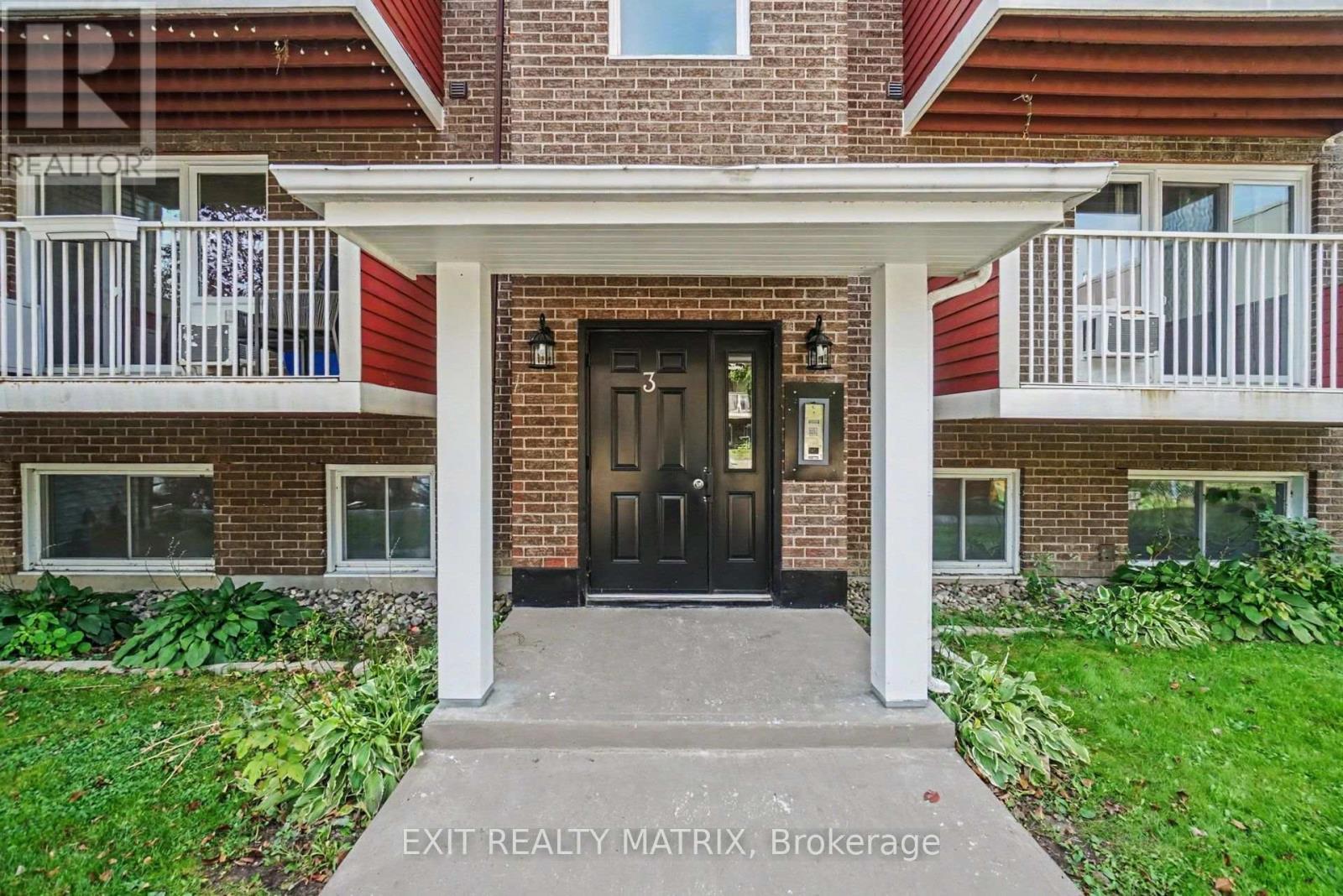 302 - 1589 St. Bernard Street, Ottawa, ON