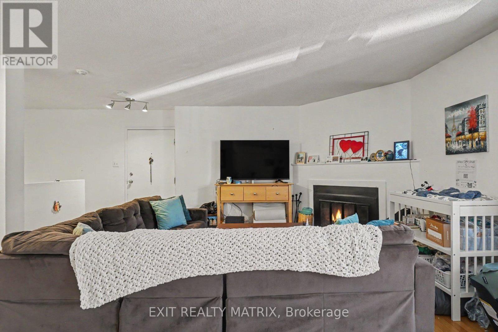 302 - 1589 St. Bernard Street, Ottawa, ON