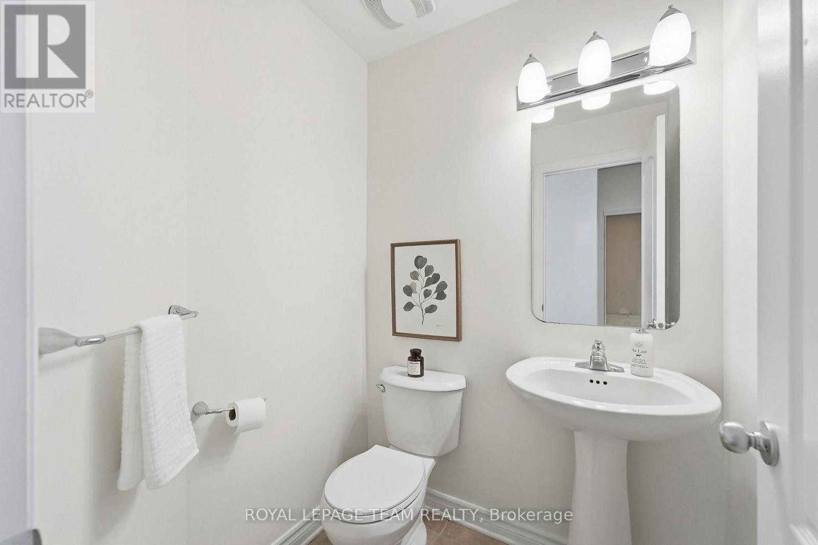 708 Eagle Crest Heights, Ottawa, ON