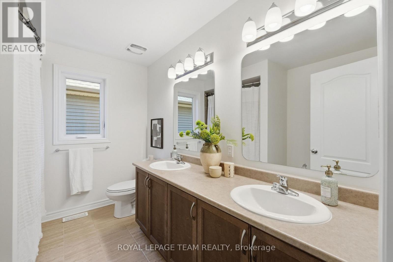 708 Eagle Crest Heights, Ottawa, ON