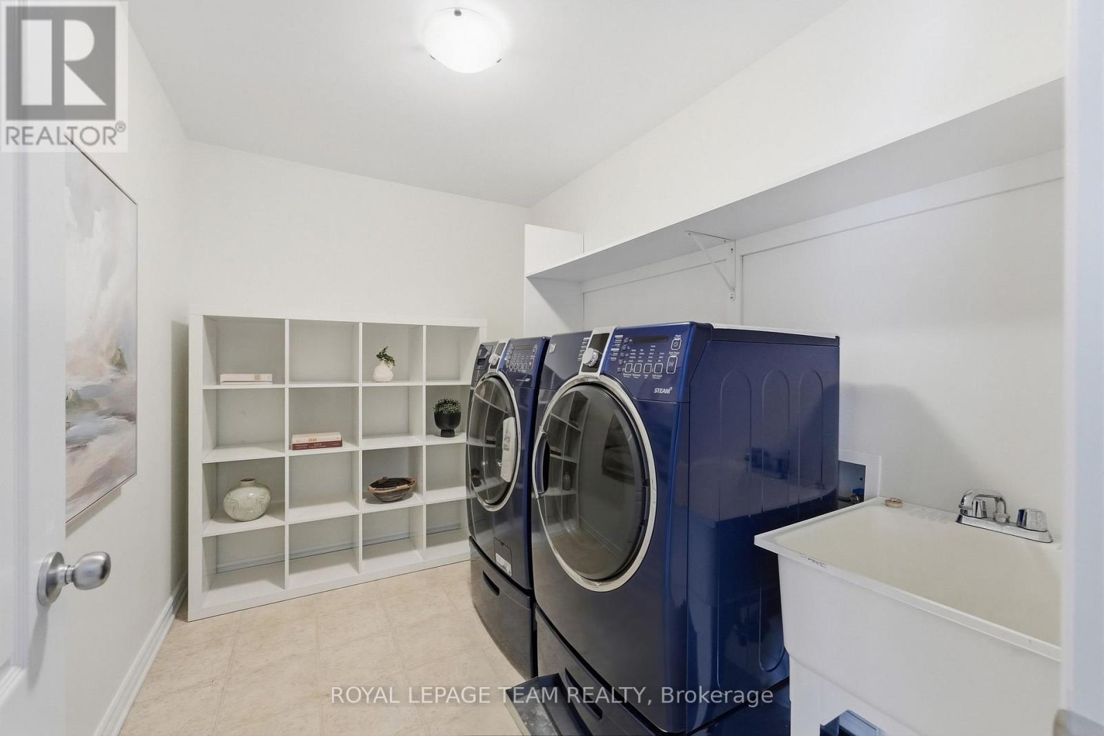 708 Eagle Crest Heights, Ottawa, ON