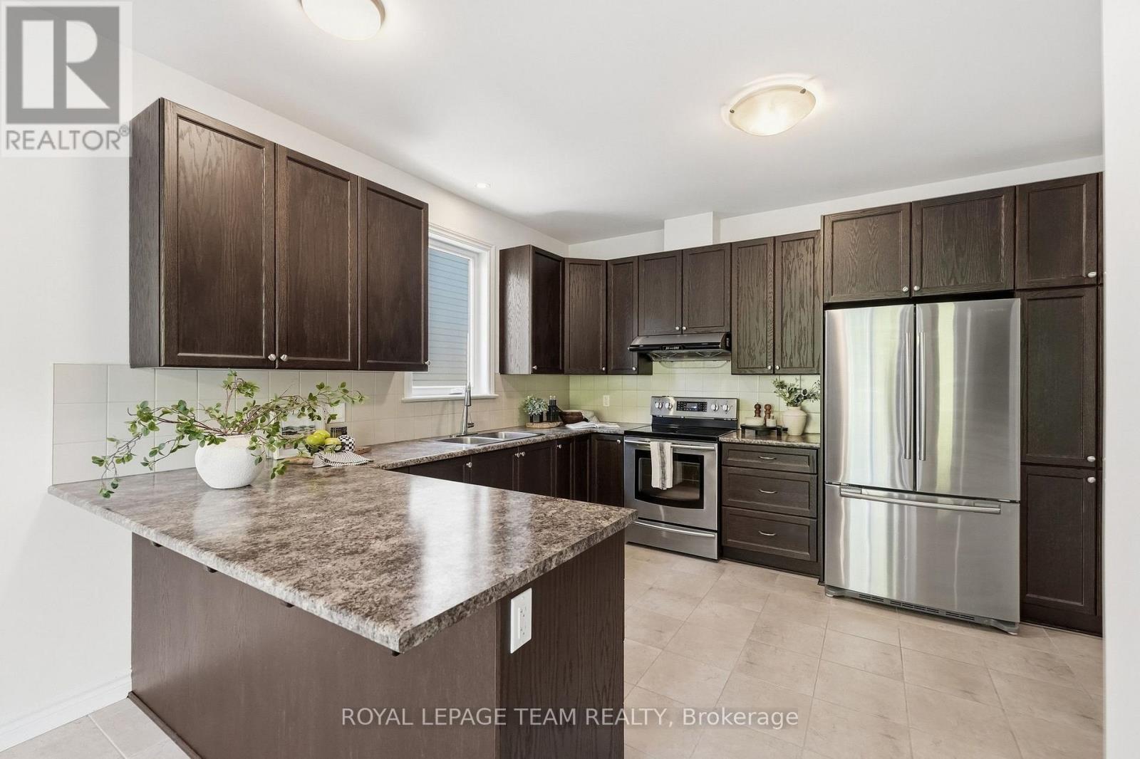 708 Eagle Crest Heights, Ottawa, ON