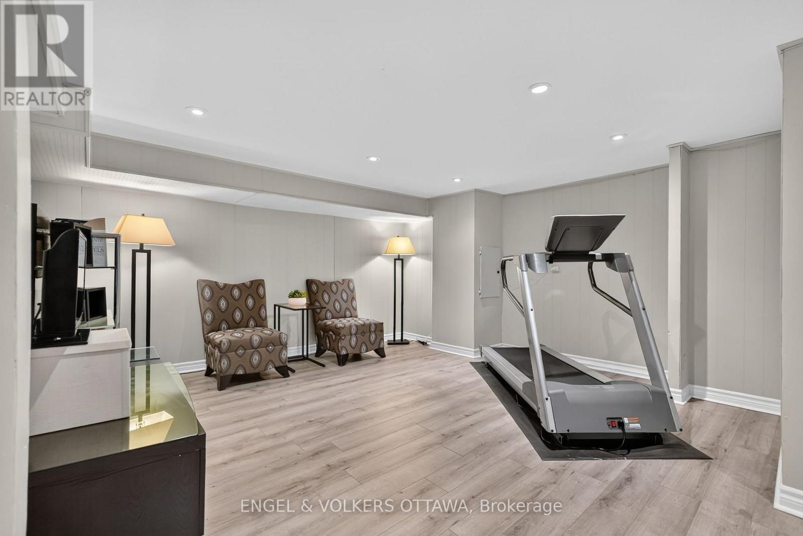 122 Renfrew Avenue, Ottawa, ON