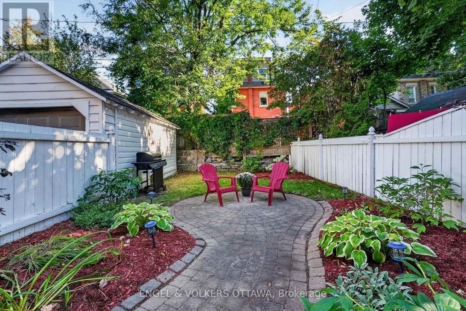 122 Renfrew Avenue, Ottawa, ON