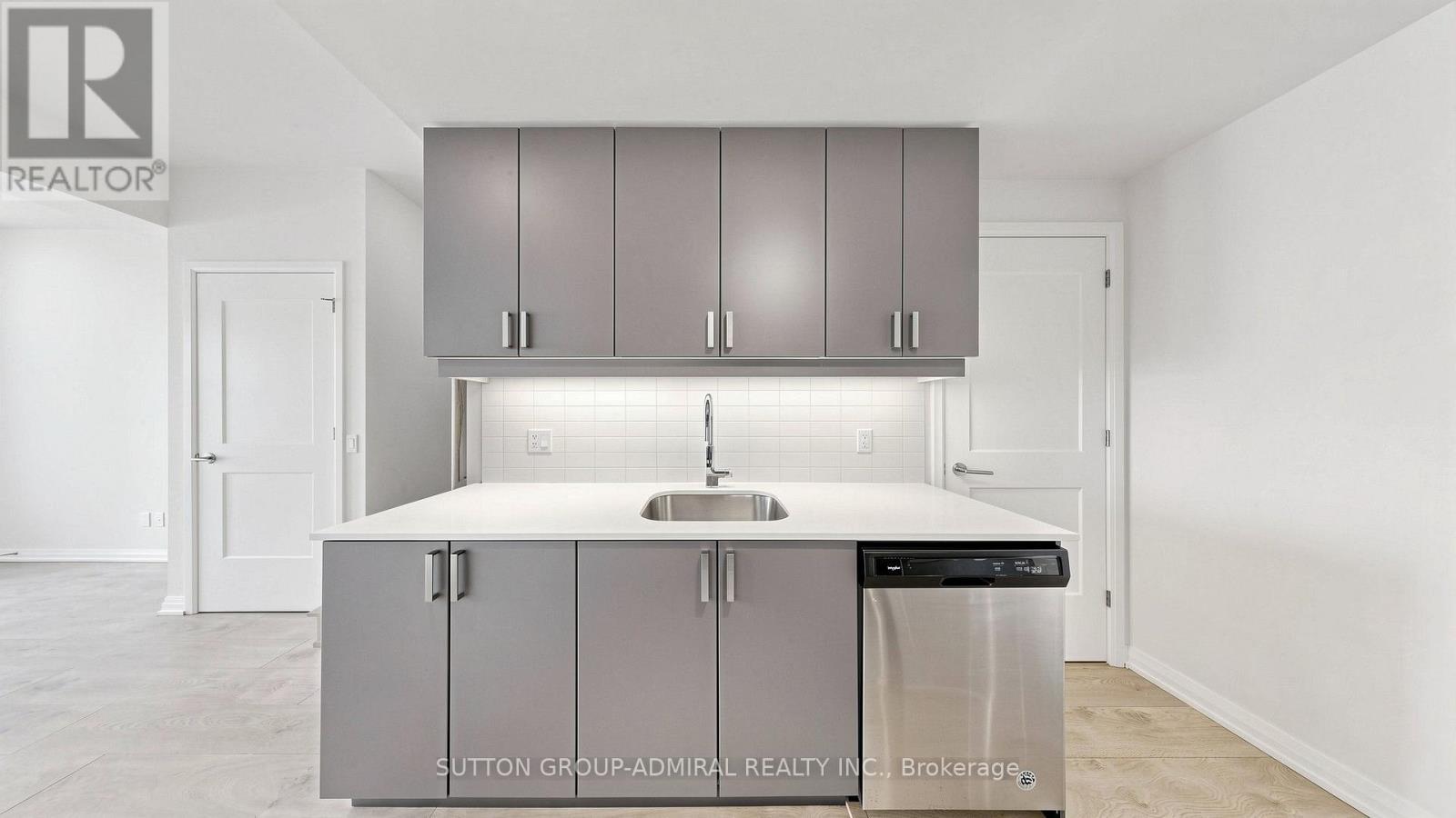 Th 42 - 1020 Portage Parkway, Vaughan, ON