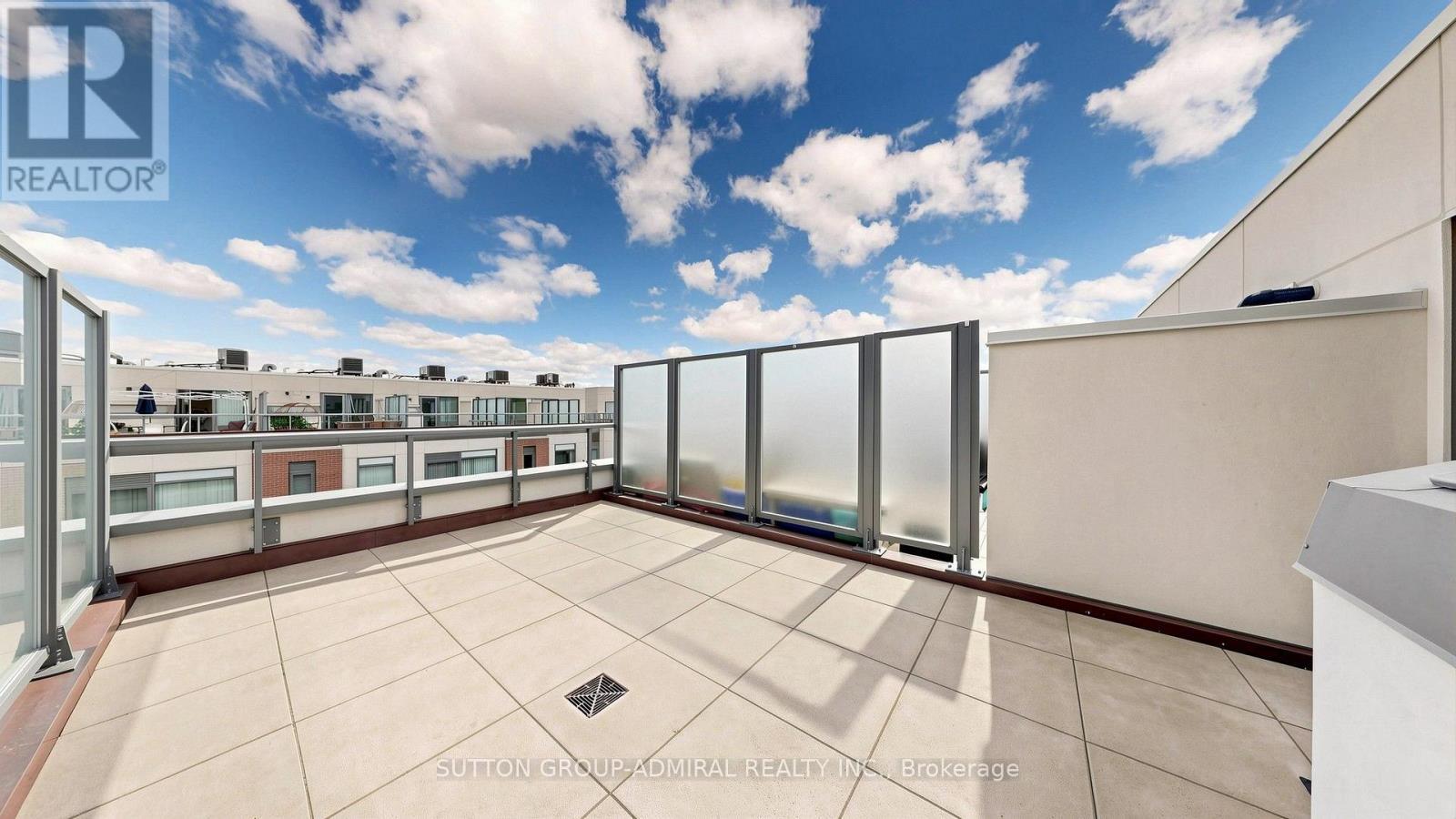 Th 42 - 1020 Portage Parkway, Vaughan, ON