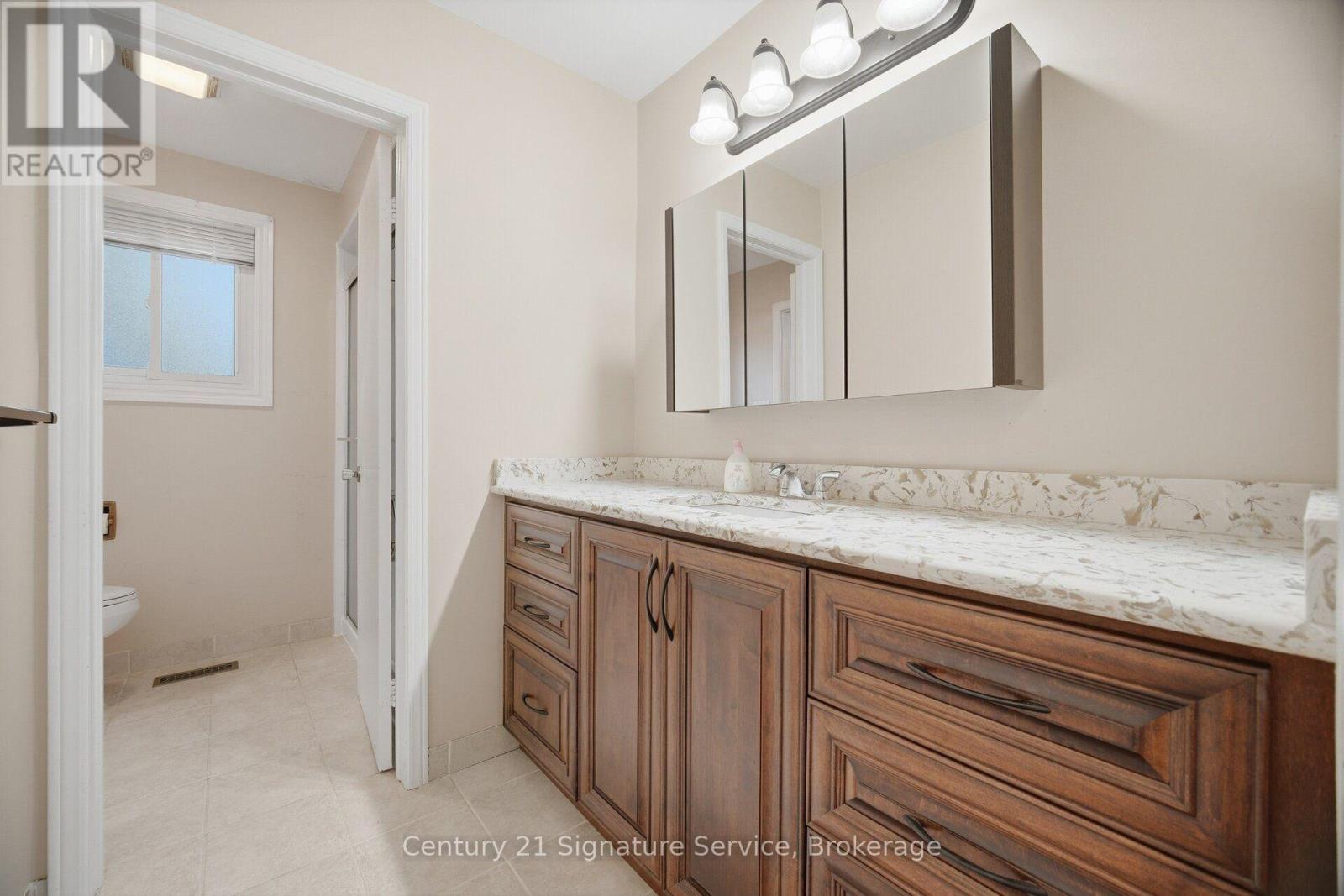 1166 Grand Boulevard, Oakville, ON