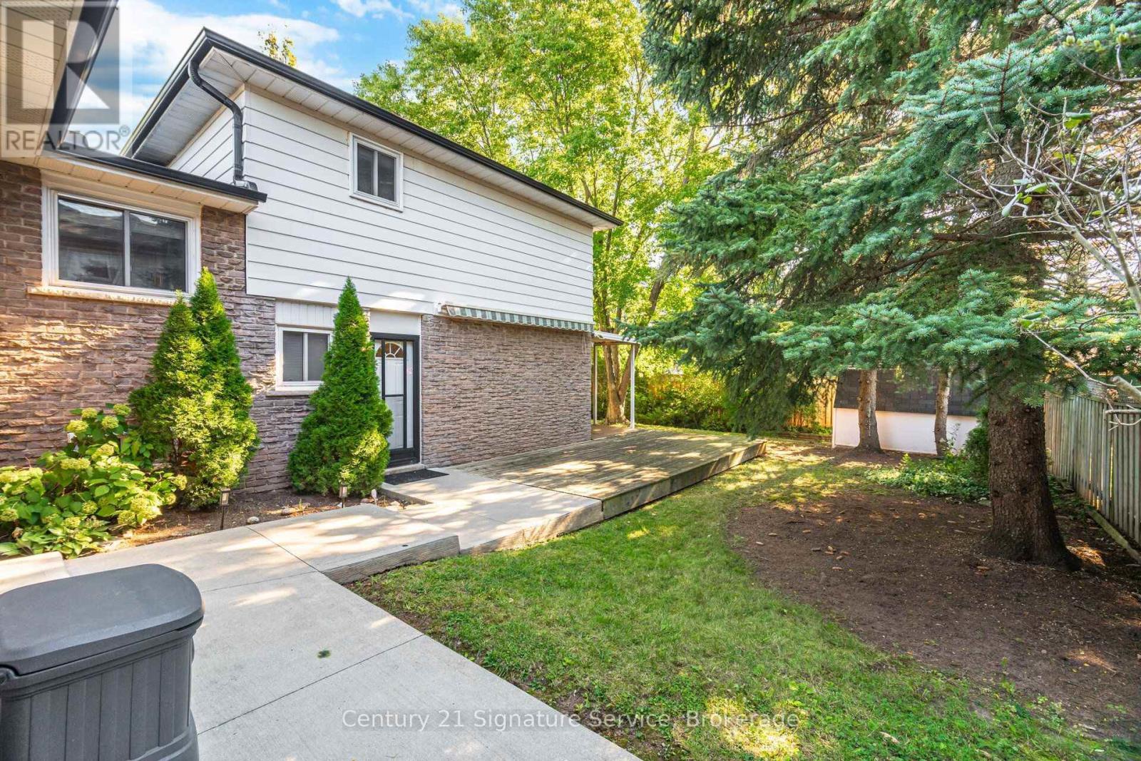 1166 Grand Boulevard, Oakville, ON